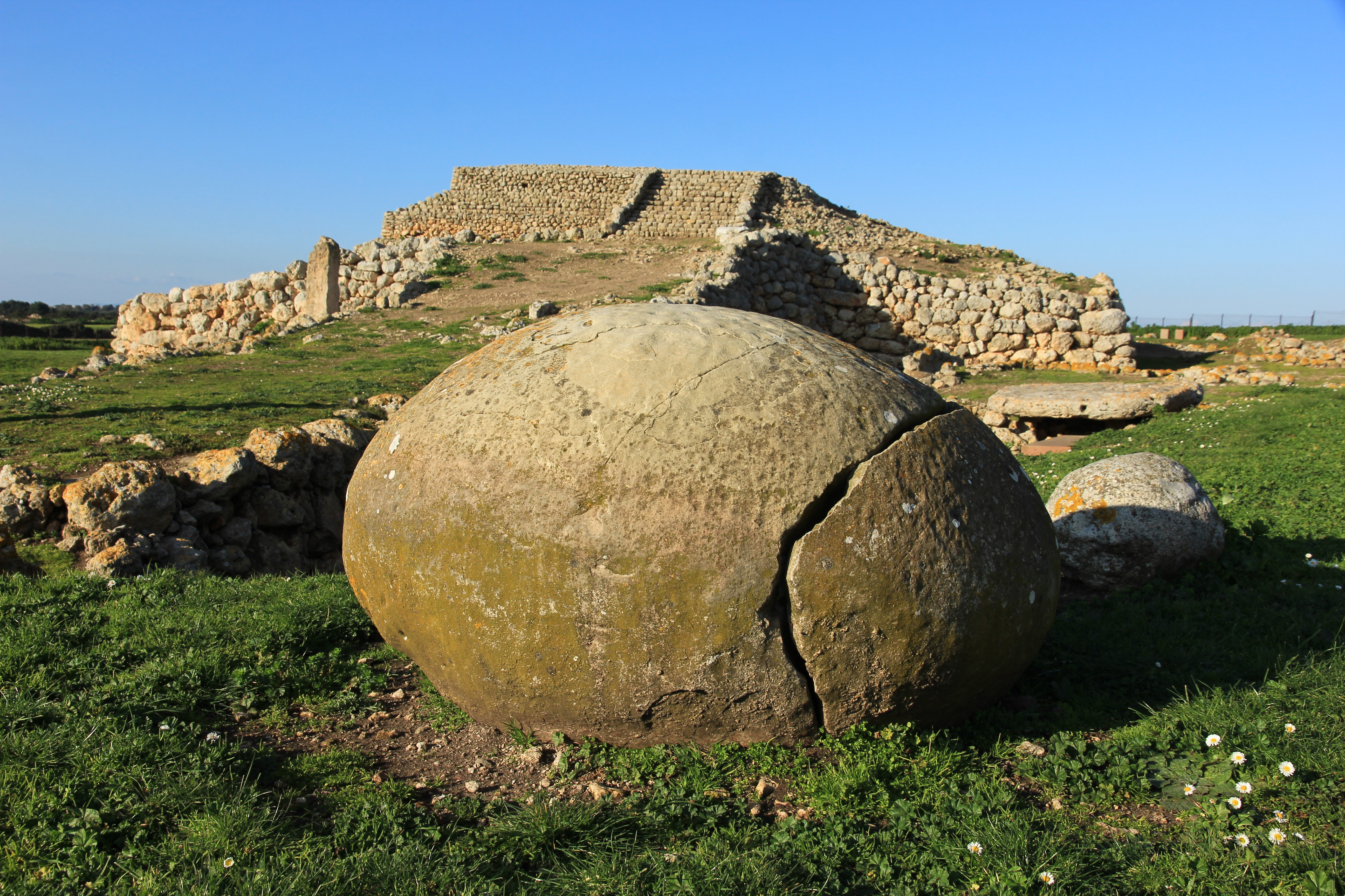 Monte d'Accoddi Exterior